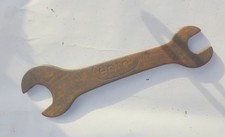 alter Schraubenschlüssel